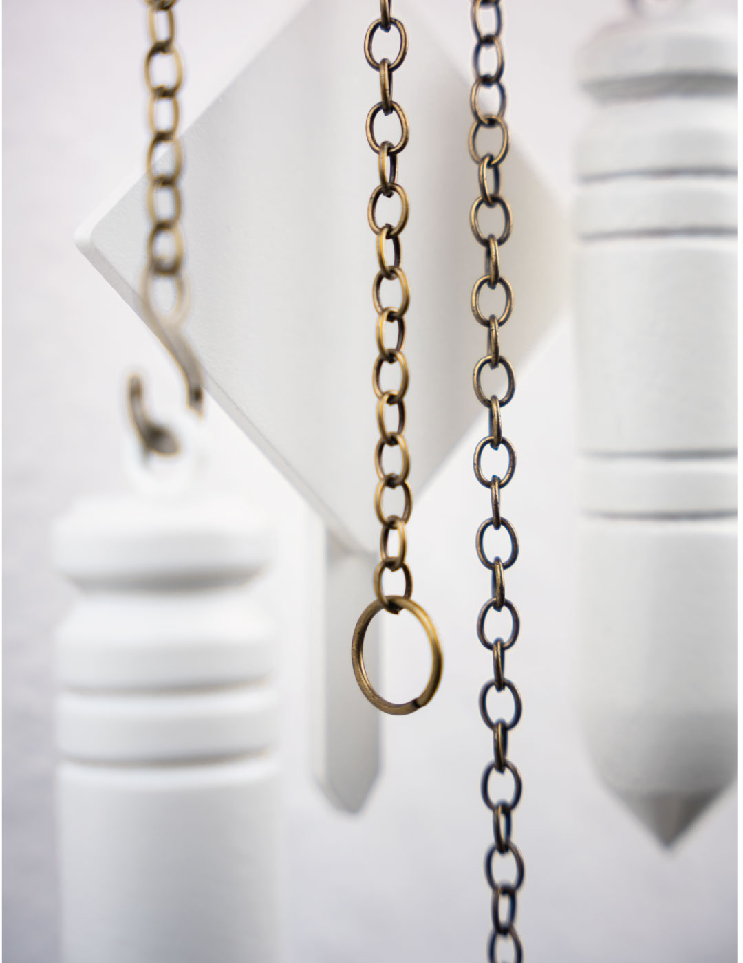 Moderne Kuckucksuhr - Grün-Weiß-Gewichte