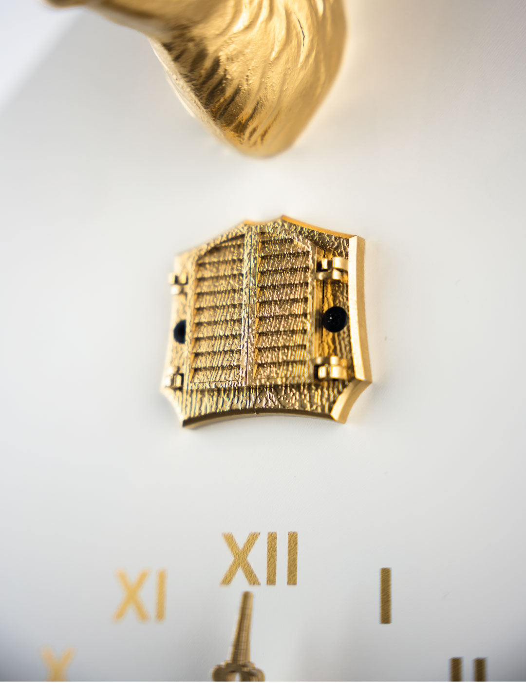 Moderne Kuckucksuhr - Weiß-Gold-Kuckucksruf